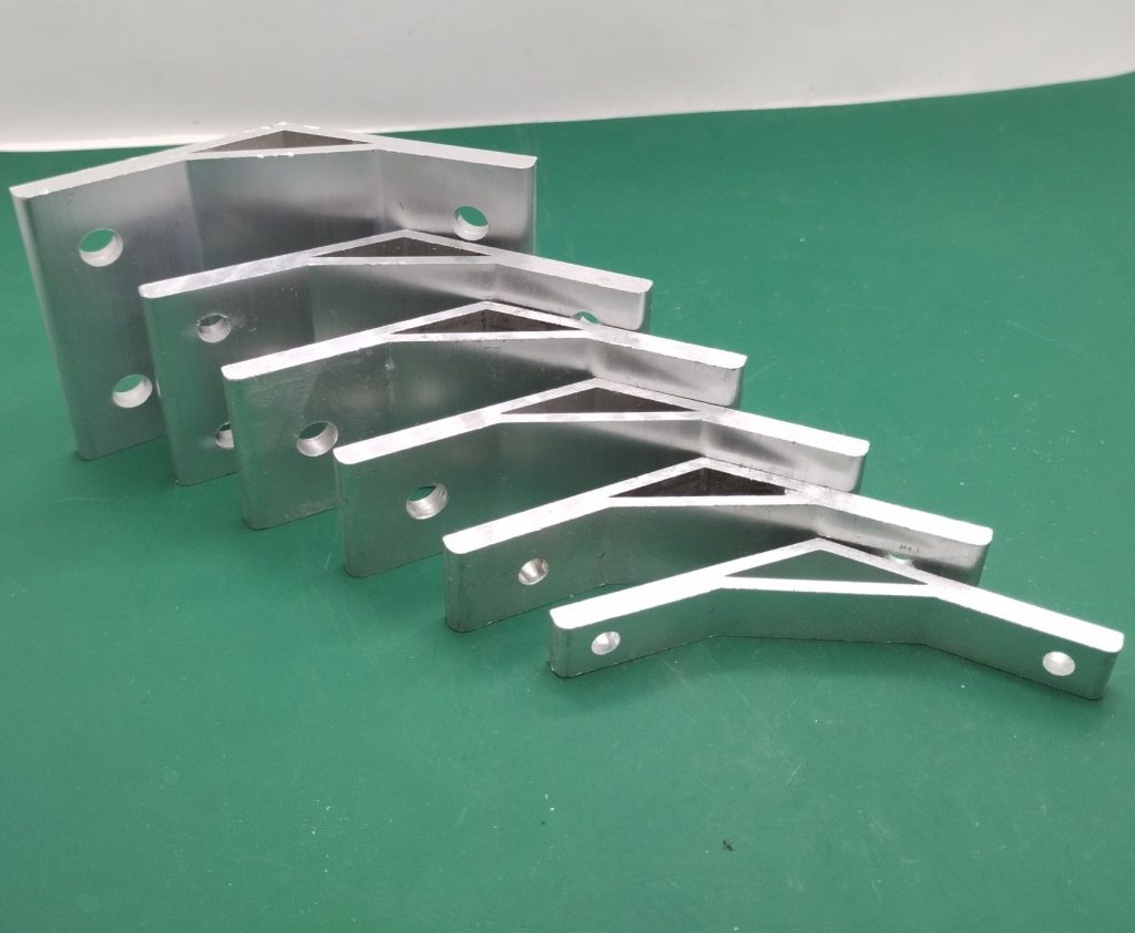 Ke góc nhôm 135 độ