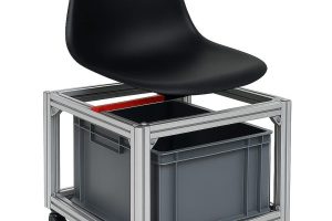 GHẾ NGỒI THIẾT KẾ TỪ NHÔM ĐỊNH HÌNH, TÍCH HỢP THÙNG ĐỰNG ĐỒ NGHỀ