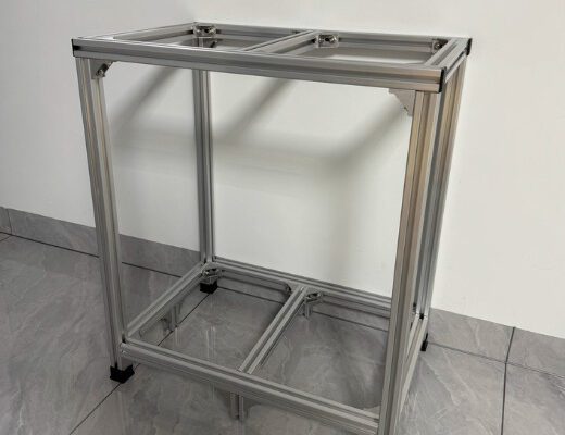 Chân hồ cá bị rung phải làm sao? Giải pháp an toàn bằng nhôm định hình