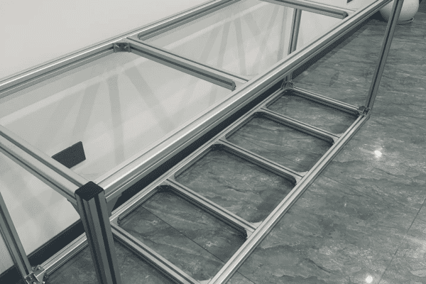 Vì Sao Nên Chọn Nhôm Định Hình Để Làm Kệ Hồ Cá, Kệ Paludarium